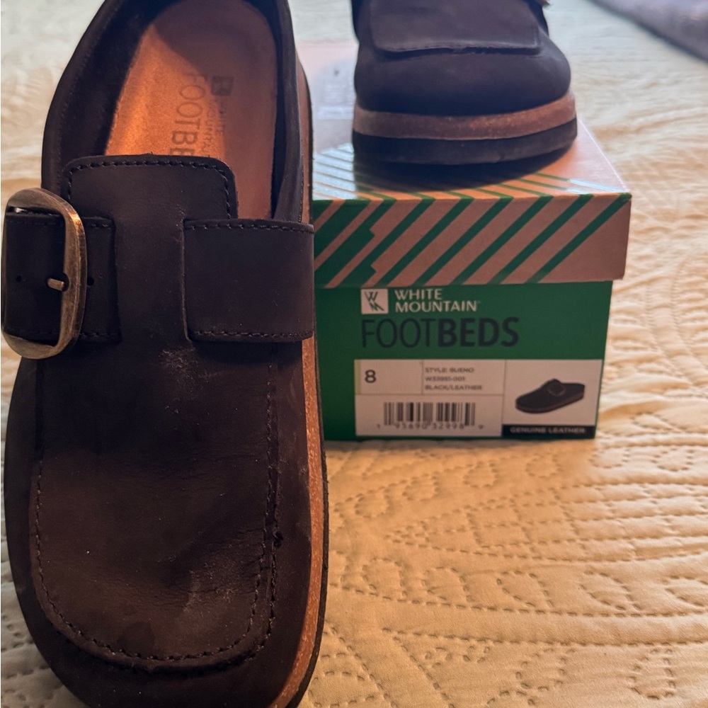 White Mountain Women’s black clog